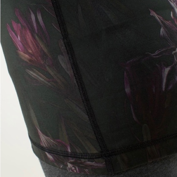 Lululemon Scoop Neck Tank Midnight Iris Black 6 euc racer back Lulu flattering - Picture 6 of 10